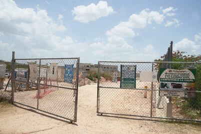 Obra negra: En el abandono, atención médica y turística