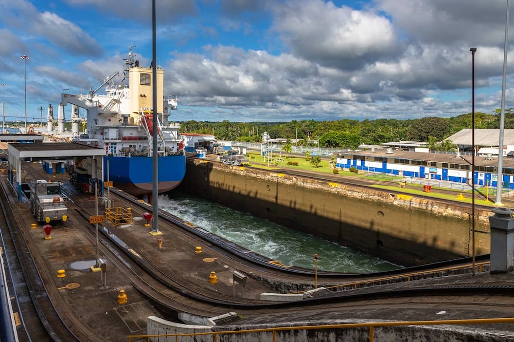 Lo llaman la octava maravilla del mundo.  Para superar un nivel de 26 metros, las embarcaciones deben pasar por un sistema de elevación de agua, conocido como esclusas. Foto: iStock