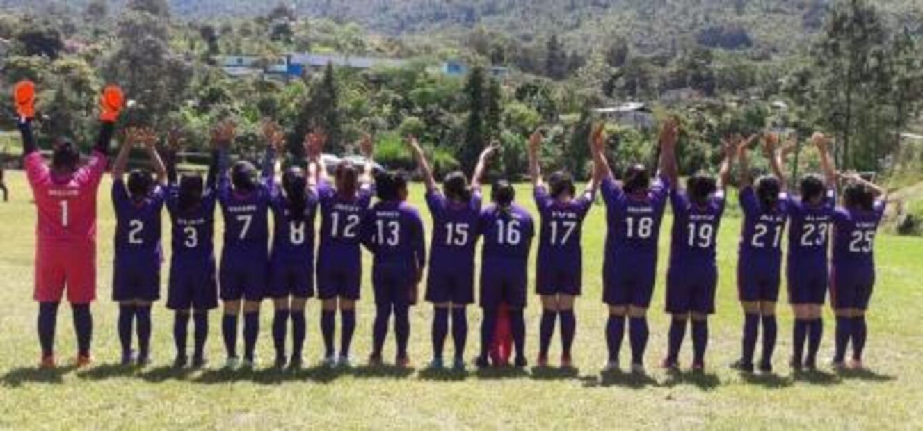 Mujeres ñuu savi de Oaxaca rompen barreras de género al crear equipo de futbol