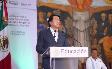 Mario Delgado encabeza ceremonia por los 100 años de la Normal Rural de Ayotzinapa; recuerda a los 43 estudiantes desaparecidos