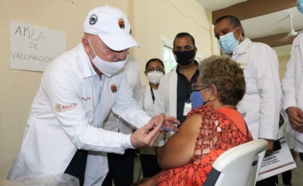 Inicia en los estados vacunación de adultos mayores contra Covid-19