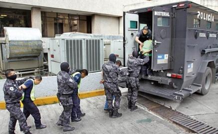 Mexican journalist releases probe of missing students’ case