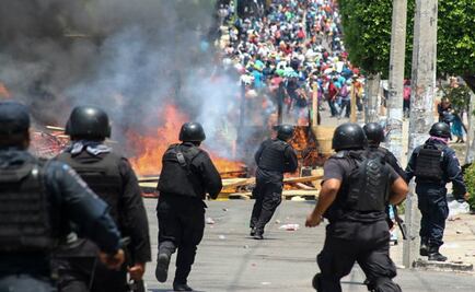 Exigen liberación de 7 docentes detenidos en choque con policías