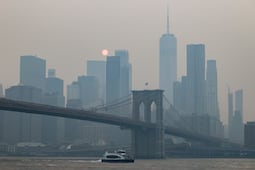 ¿Peligran la final del Mundial? El humo de los incendios mantiene en alerta a España y la FIFA. VIDEO
