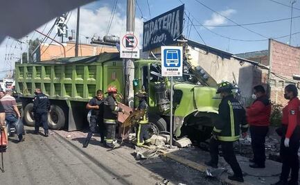 Hombre muere prensado por un camión de carga en Ixtapaluca