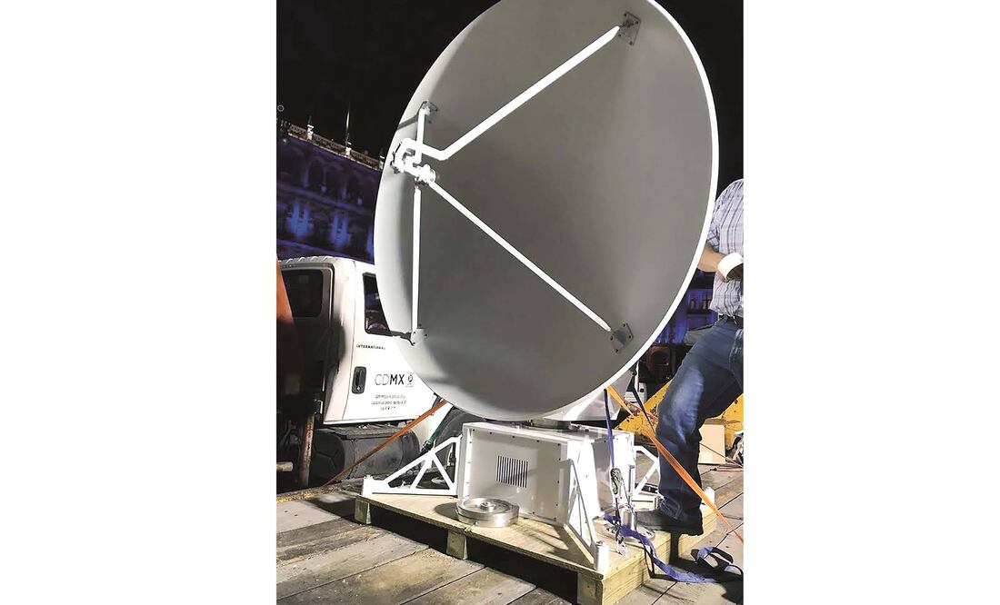 Tecnología. Autoridades realizan pruebas al radar, que será ubicado en el Cerro de la Estrella, a 130 metros de la pirámide (CORTESÍA)