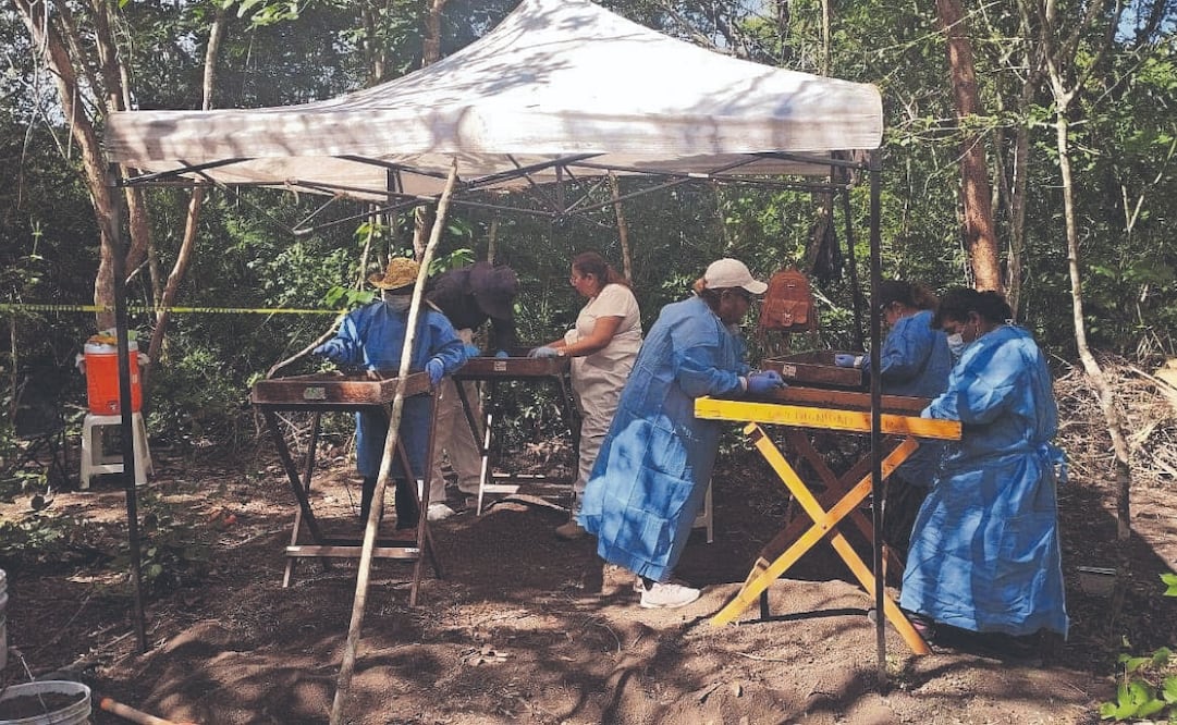 En su búsqueda, las madres y sus acompañantes han encontrado ropa, dientes y huesos que están pendientes de ser analizados por las autoridades. Foto Especial