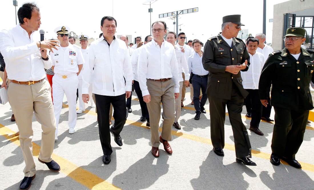 La nueva regla para ambas declaraciones aplica para el titular del Ejecutivo, secretarios de Estado, procuradora General de la República, el consejero jurídico, titulares de entidades paraestatales y de órganos desconcentrados, entre otros (ARCHIVO)