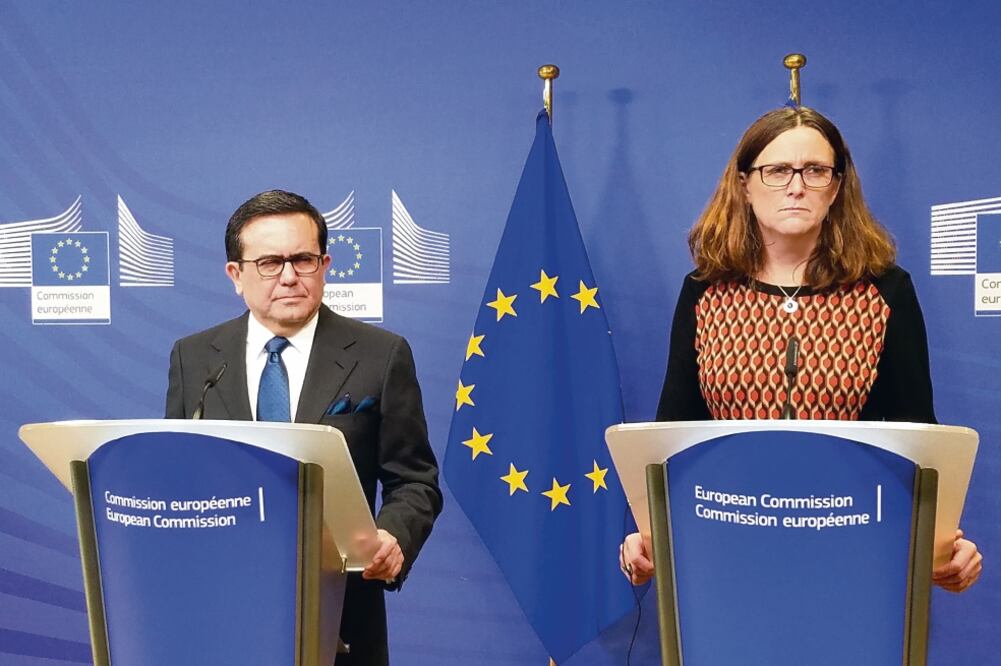 El secretario de Economía, Ildefonso Guajardo, y la comisaria europea de Comercio, Cecilia Malmström, reconocieron que aún hay diferencias que impiden llegar a una conclusión en el TLCUEM. En enero seguirán las pláticas en México. (INDER BUGARIN. EL UNIV)