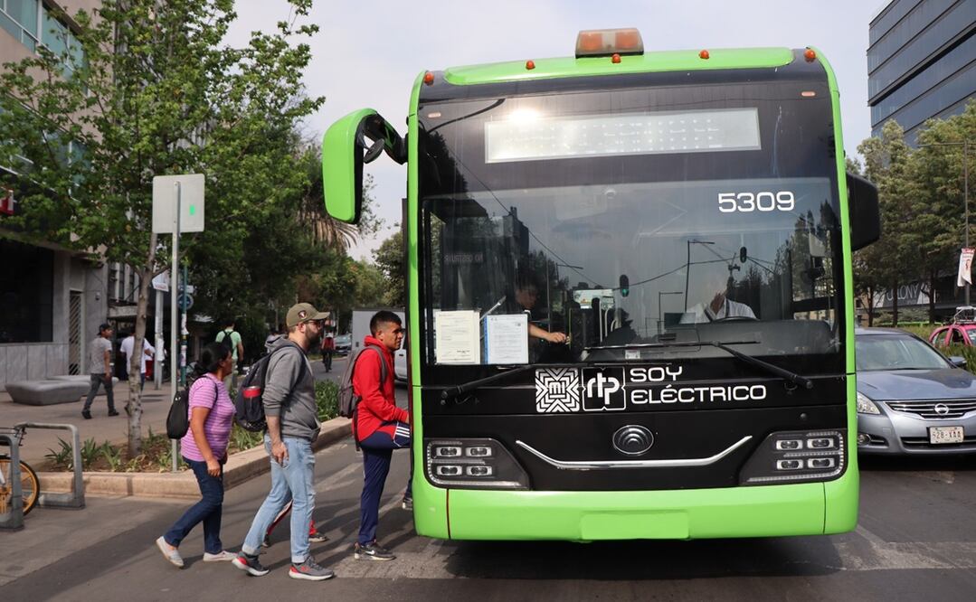 Las unidades miden alrededor de 12 metros de largo, tienen capacidad para 90 personas. Foto: Especial