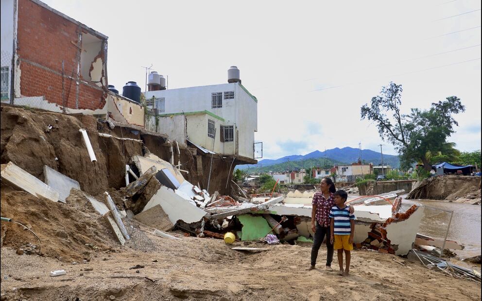Juana Mendoza Galindo Nunca se imaginó que en unas cuantas horas perdería su patrimonio logrado en dos años y medio por el paso del huracán John en Guerrero. Foto: Valente Rosas/EL UNIVERSAL