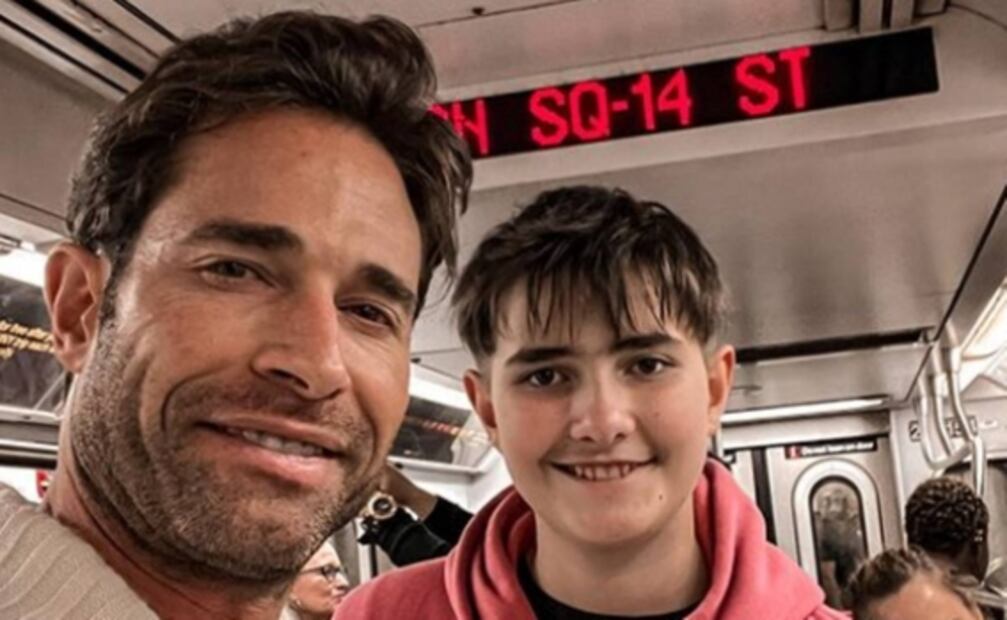 Sebastián Rulli presume a su hijo Santiago: ¡Tienen la misma sonrisa!