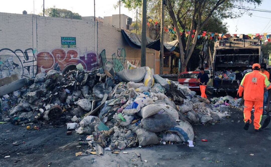 Retiran basurero clandestino en La Doctores