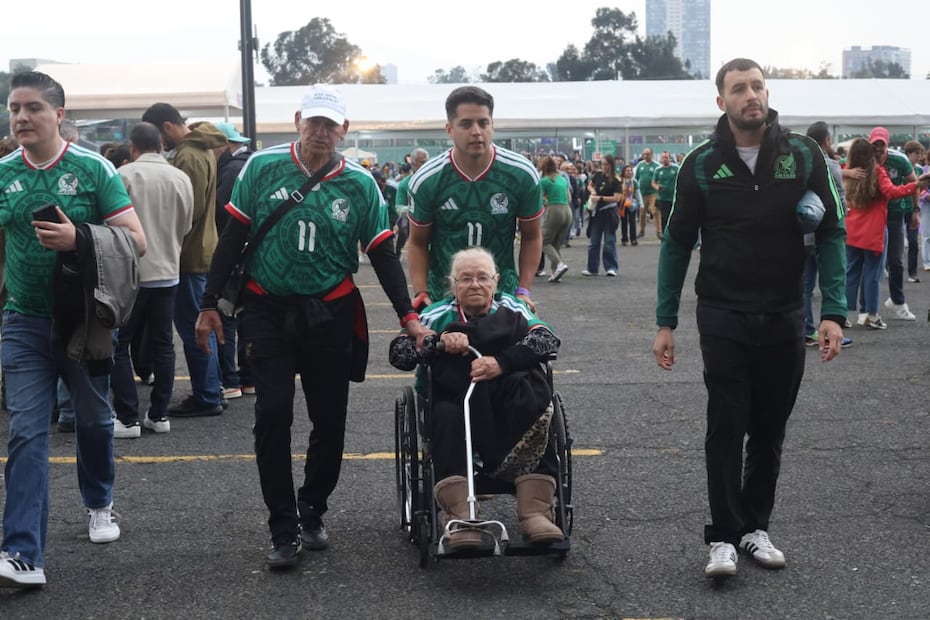 La afición mexicana se compromete hasta el final con el Tricolor - Foto: Luis Camacho | EL UNIVERSAL