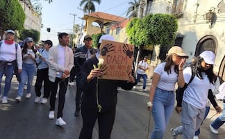 Universitarios marchan en Morelos por desaparición de Kimberly Jocelyn; fiscalía investiga cuerpo hallado