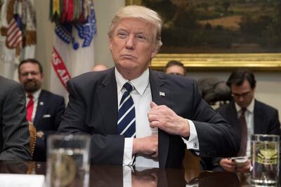 Unos mil diplomáticos de EU protestan contra veto migratorio de Trump