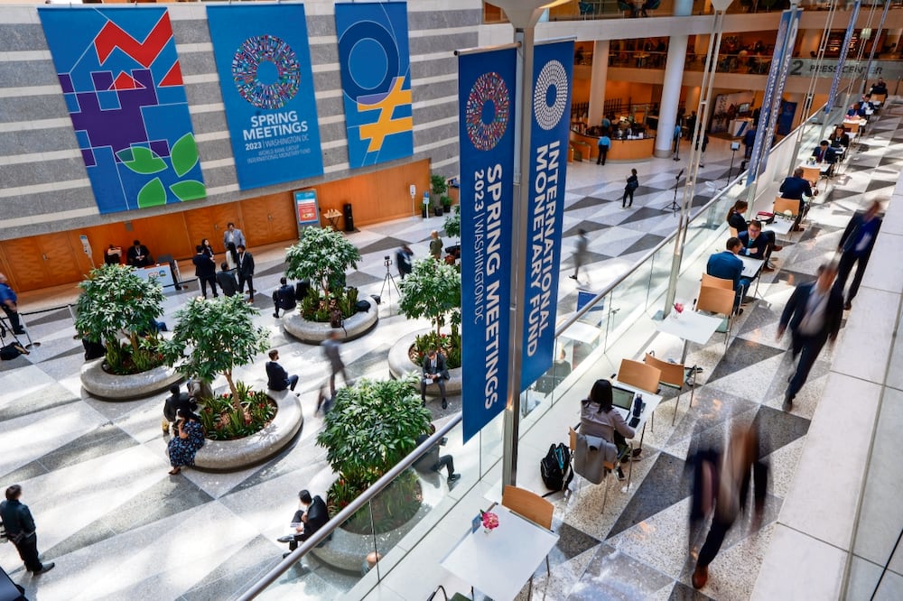 Aspecto de los trabajos de las reuniones de primavera del Fondo Monetario Internacional y el Banco Mundial en Washington, que se iniciaron el pasado 10 de abril y concluirán el próximo sábado.