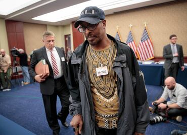 Vuelven a detener e interrogar en aeropuerto al hijo de Muhammad Ali