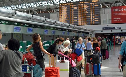 Suspenden todos los vuelos en aeropuerto de Roma por incendio