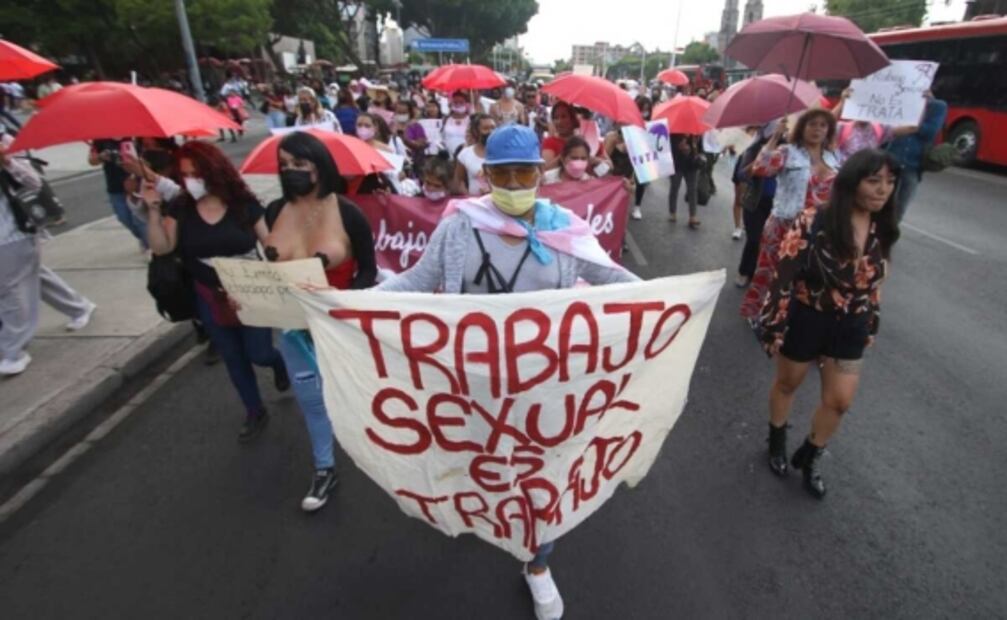 Burlas, golpizas y asaltos; lo que Melanie enfrenta como trabajadora sexual transgénero