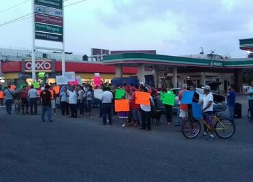 Protestan en Michoacán por alza a la gasolina