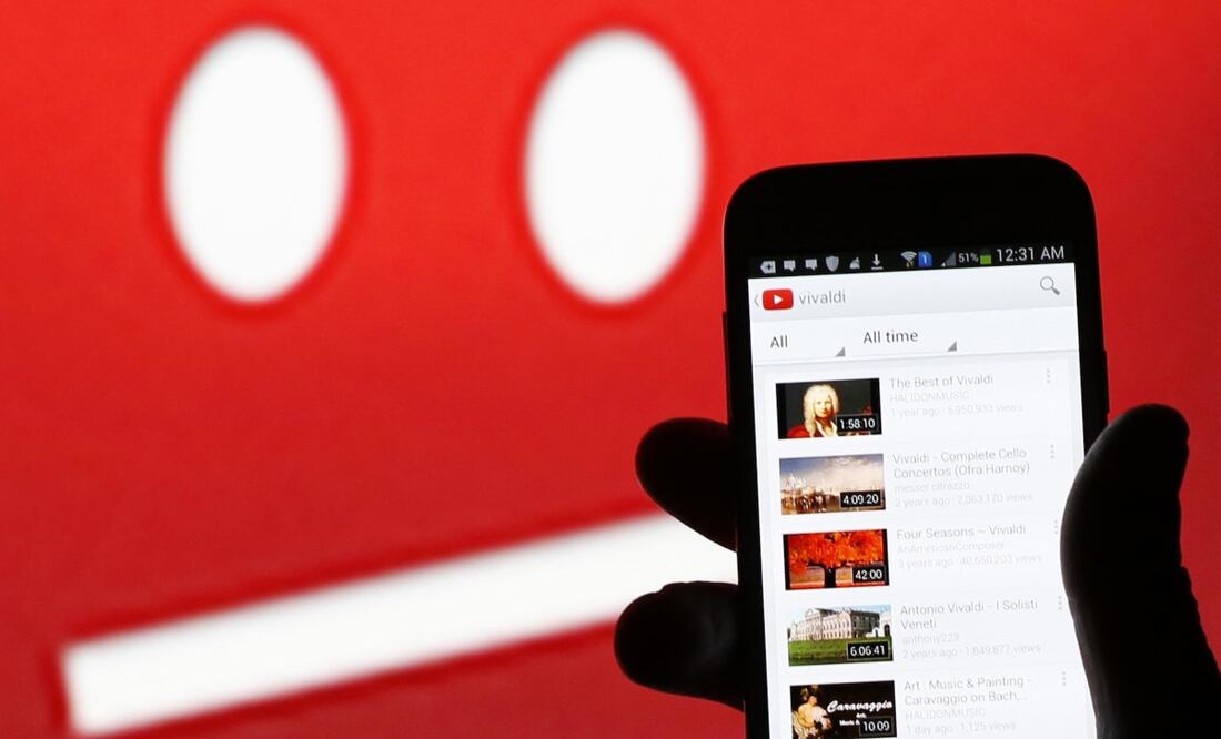 Los nuevos términos de servicio de YouTube tienen a algunos usuarios y creadores de contenido preocupados de que la compañía pueda eliminar su cuenta