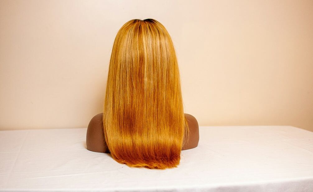 Con el paso del tiempo, las pelucas pueden acumular impurezas. Foto: Unsplash