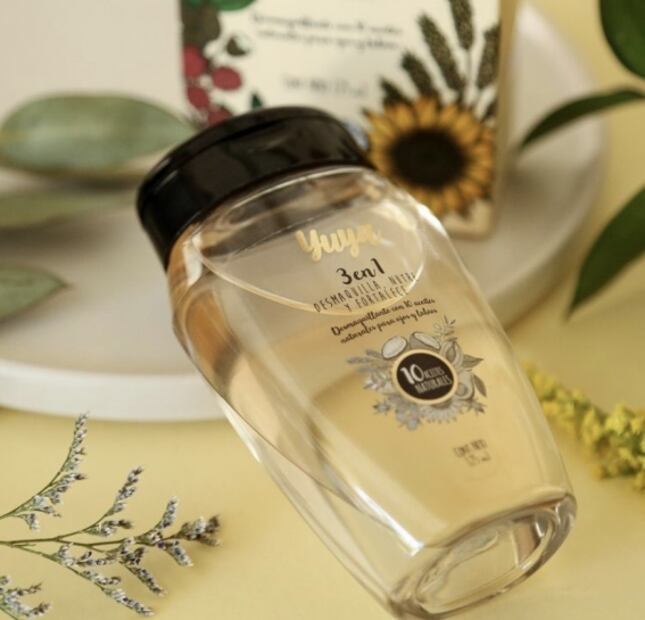 Yuya pone de moda los broches para pelo en versión gigante