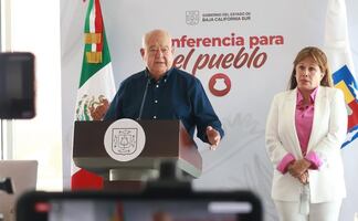 Gobernador de BCS rechaza rumores sobre restricción migratoria; acusa campaña de desprestigio