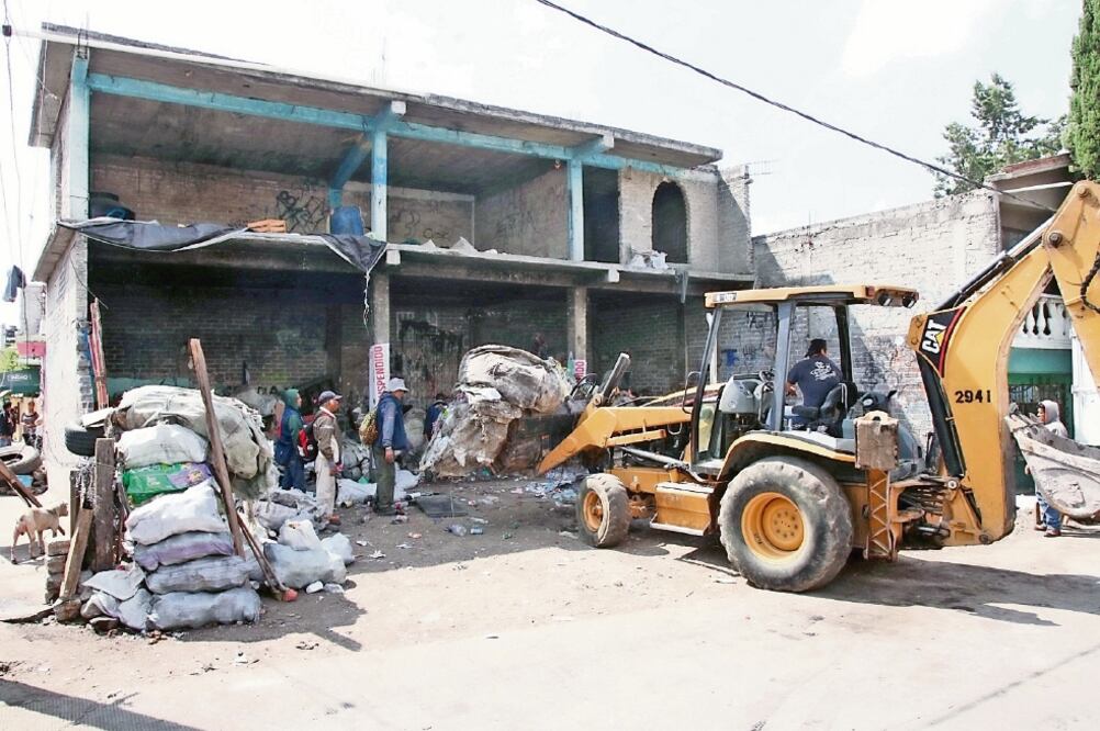 El predio de 100 metros cuadrados era utilizado para el reciclaje de envases plásticos, derivados de papel y vidrio (ESPECIAL)