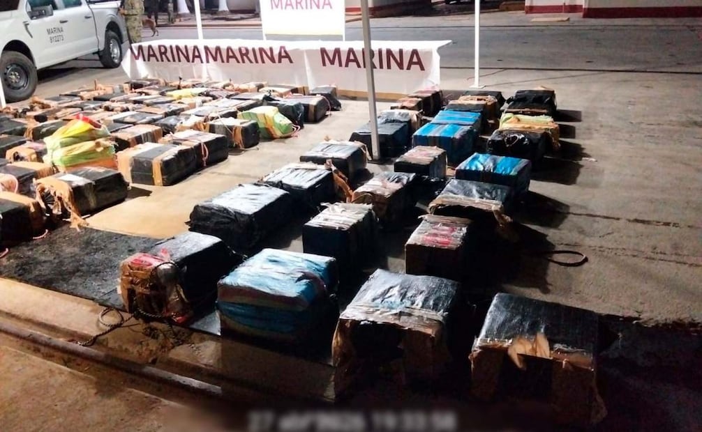 El aseguramiento fue de 78 bultos embalados en bolsas color negro, que contenían un total de dos mil 155 paquetes de polvo blanco. Foto: Especial
