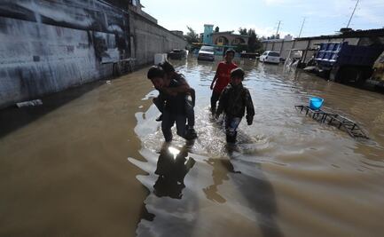 Lluvias causan daños en 120 negocios y 30 casas en Estado de México