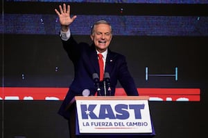 El ultraderechista José Antonio Kast gana las elecciones presidenciales de Chile; vence por casi 20 puntos