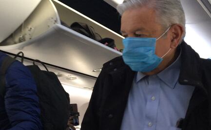 AMLO viaja a Baja California; lo acompaña Carlos Torres Rosas