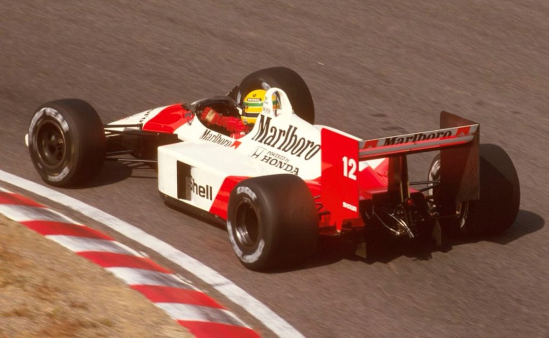 Ayrton Senna en su espectacular remontada en Suzuka. | Fotos: Twitter @HondaRacingF1 y AFP