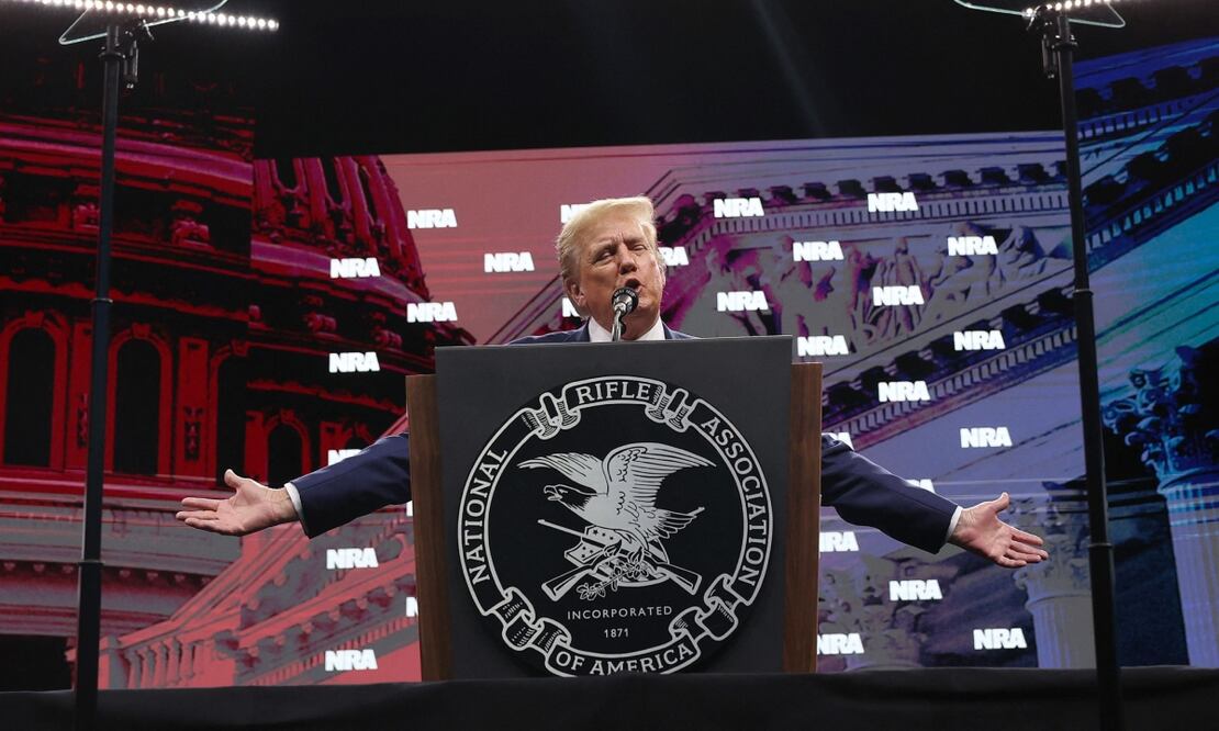 El ex presidente estadounidense Donald Trump habla durante el Foro de Liderazgo de la NRA ILA en la Reunión Anual y Exposiciones de la Asociación Nacional del Rifle (NRA) en el Centro de Convenciones Kay Bailey Hutchison el 18 de mayo de 2024 en Dallas, Texas. Foto: AFP