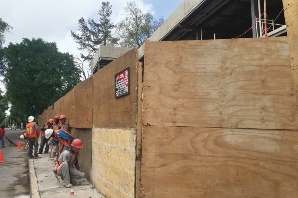 Ayuntamiento confirma que el predio donde se construye el centro comercial es propiedad municipal; además es zona de uso habitacional (REBECA JIMÉNEZ. EL UNIVERSAL)