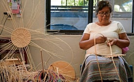 ‘Veía trabajar a mi abuela y aprendí jugando’