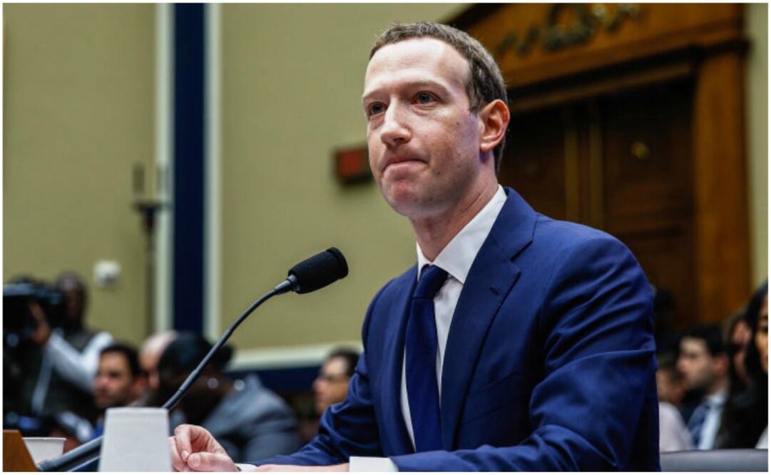 Andy Harnik tomó una foto que capturó algunas páginas de las notas del CEO de Facebook, que revelan cómo su equipo de asesores lo prepararon para responder preguntas incómodas