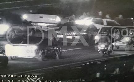 ​Servicios de emergencia auxilian en volcadura en Autopista México-Puebla