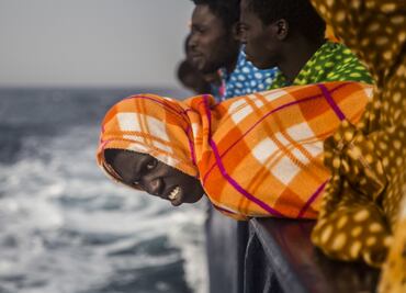 U.S.-bound migrants reactivate dangerous Mexican sea routes