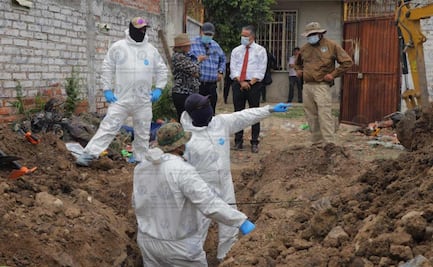 Localizan 32 cuerpos en fosa clandestina dentro de finca en Guanajuato; se han identificado 15 de las víctimas