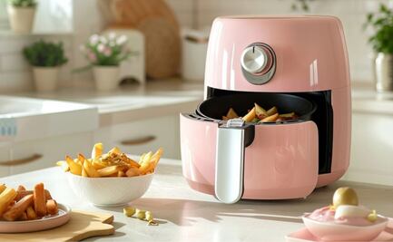 Si vas a limpiar tu freidora de aire, no cometas este error; aprende el truco para limpiarla correctamente