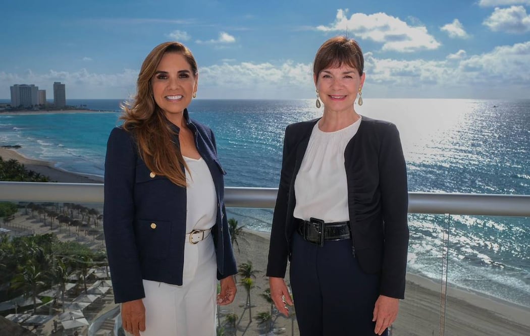 Mara Lezama, gobernadora de Quintana Roo, y Julia Simpson, presidenta del Consejo Mundial de Viajes y Turismo (WTTC). Foto: Especial