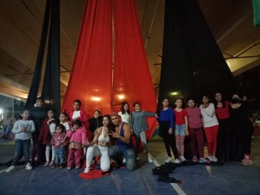 “Circo x los niños de la Calle”, paga tu “cover” con juguetes