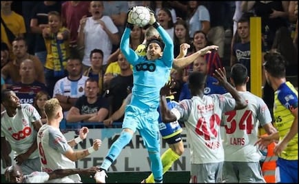 Memo Ochoa y Standard Lieja empatan sin goles frente al Waasland-Beveren