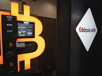 FinCEN emite alerta por estafas en cajeros automáticos de criptomonedas; adultos mayores son los más afectados