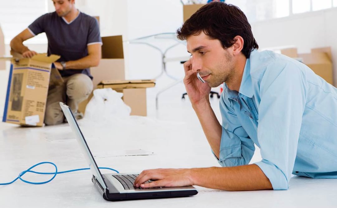 Todos los aparatos como celulares, tabletas, computadoras y televisor deben apagarse antes de dormir. Foto: Archivo EL UNIVERSAL