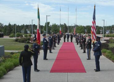 Titulares de Marina y Defensa visitan Comando Norte en Colorado Springs, EU; se reúnen con el General Gregory M. Guillot