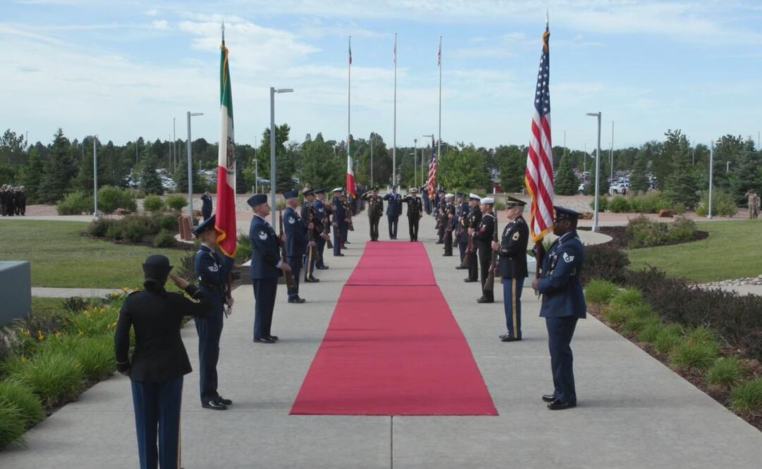 Titulares de Marina y Defensa visitan Comando Norte en Colorado Springs, Estados Unidos. Foto: Especial